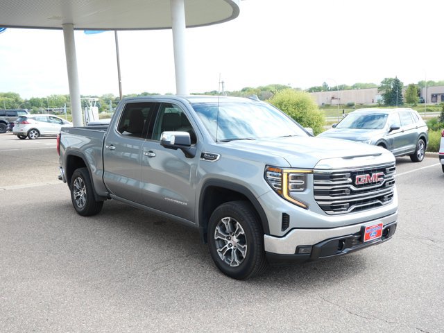 Used 2026 GMC Sierra 1500 SLT AWD/4WD image 3