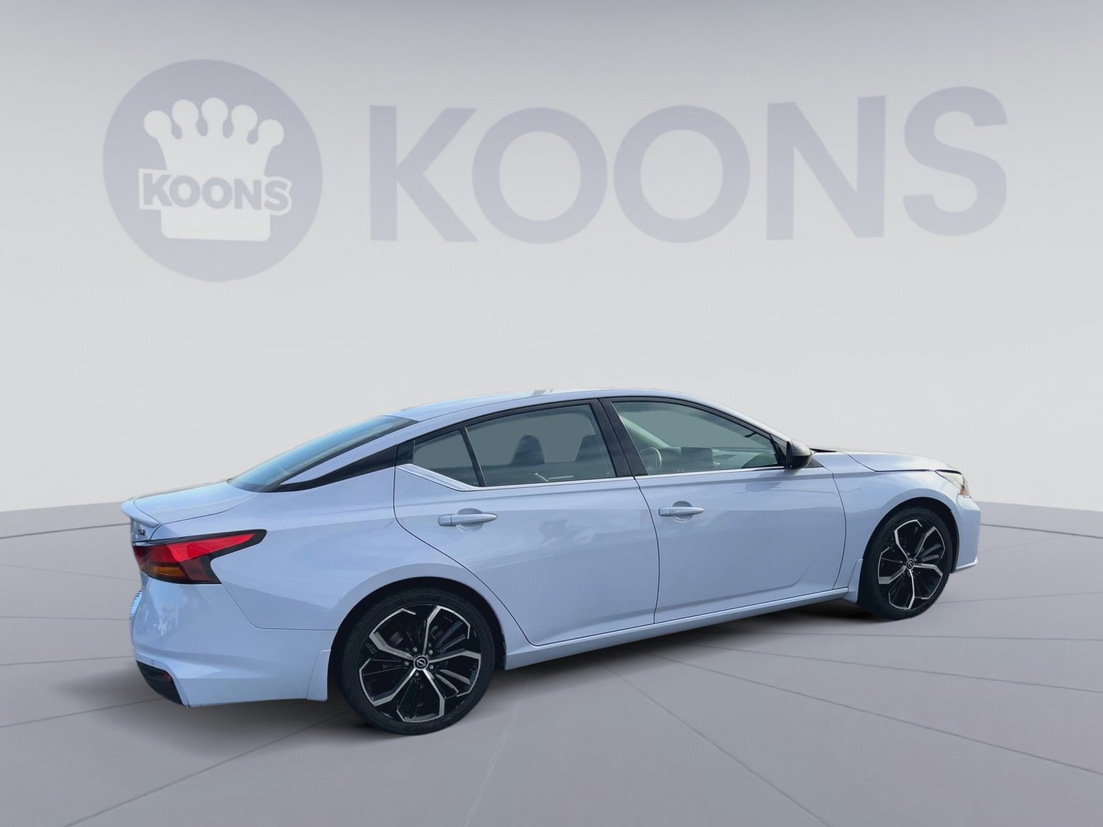 Used 2023 Nissan Altima 2.5 SR w/ SR Premium Package image 6