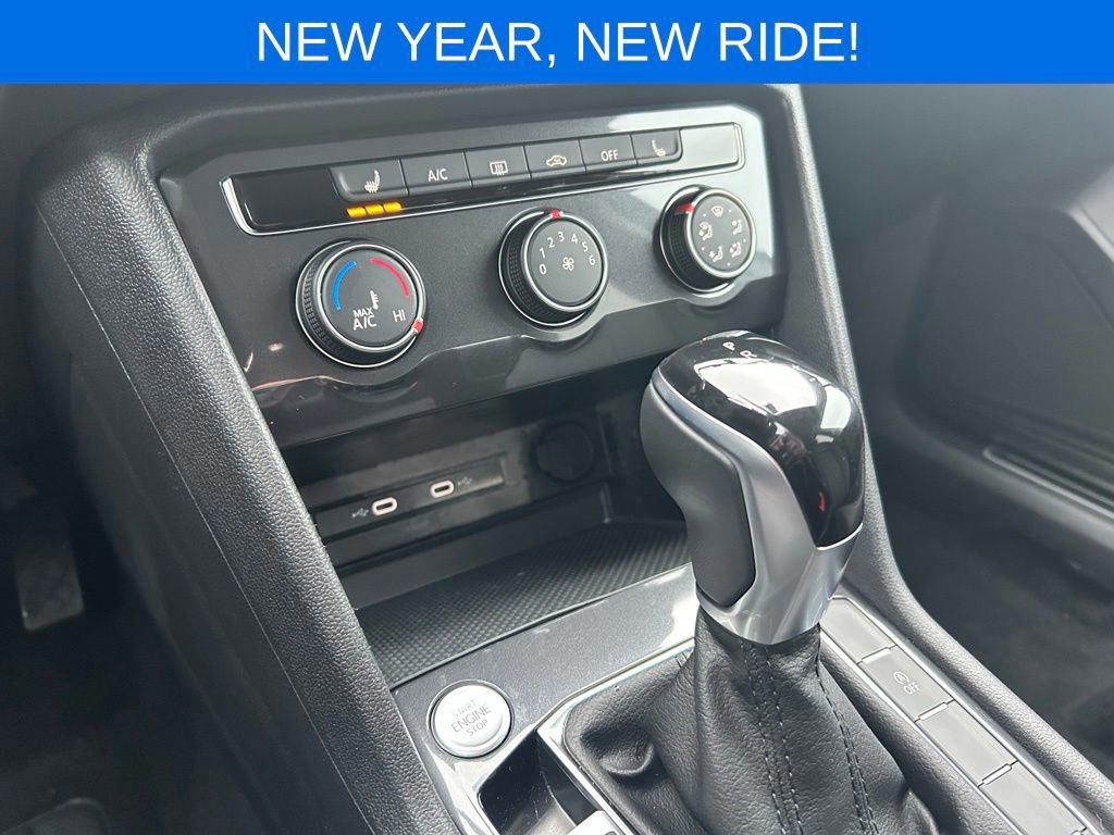 Used 2024 Volkswagen Tiguan Wolfsburg Edition image 30
