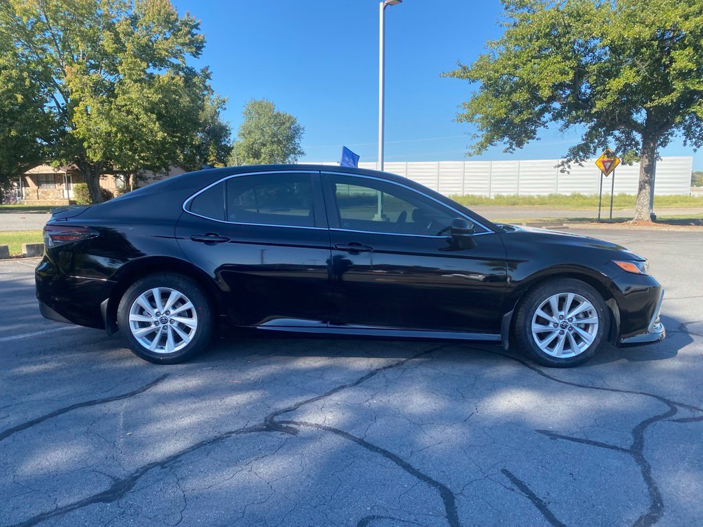 Used 2023 Toyota Camry LE FWD image 8