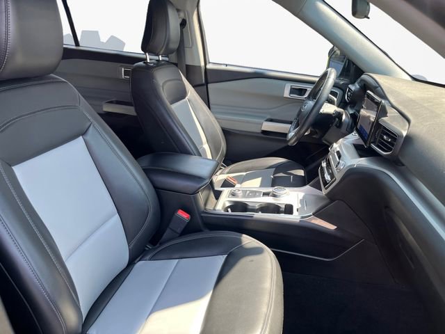 Certified 2022 Ford Explorer XLT w/ Equipment Group 202A AWD/4WD image 15