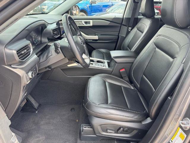 Certified 2022 Ford Explorer XLT w/ Equipment Group 202A AWD/4WD image 8