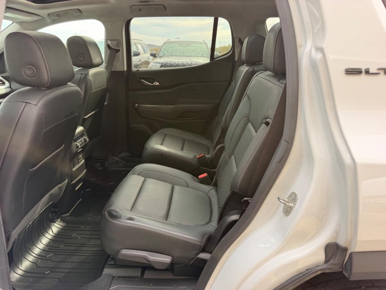Used 2023 GMC Acadia SLT w/ Elevation Edition AWD/4WD image 11
