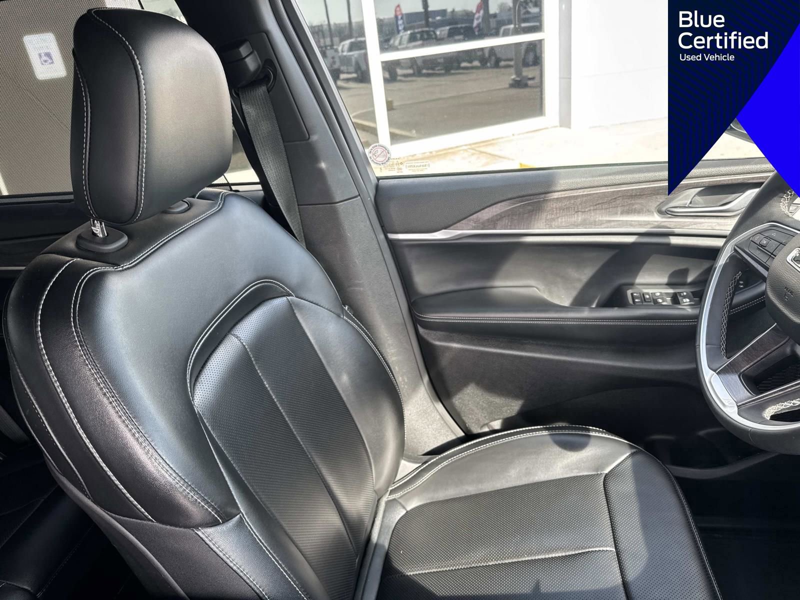 Used 2024 Jeep Grand Cherokee L Limited w/ Luxury Tech Group II image 18