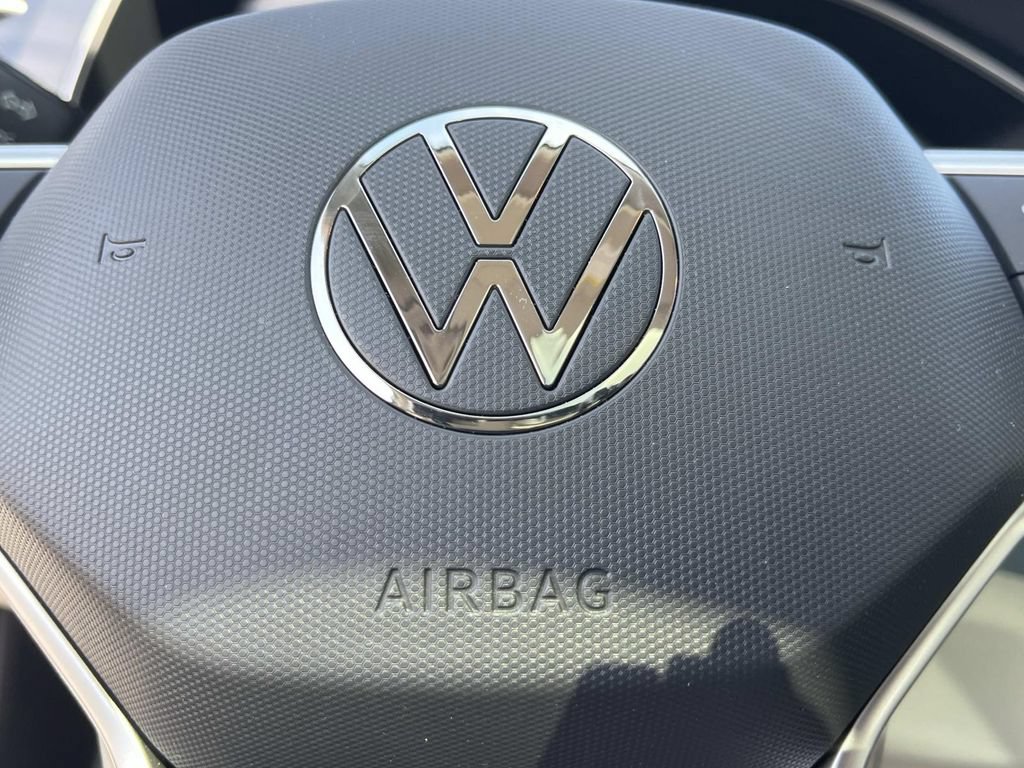 Used 2026 Volkswagen Jetta SE FWD image 36