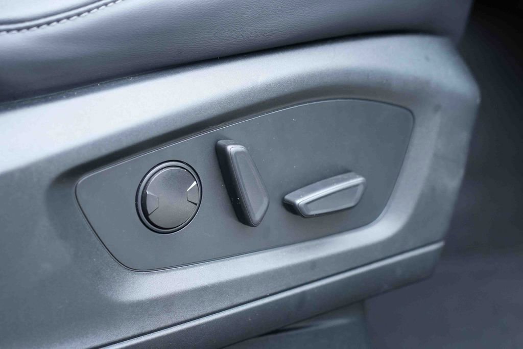 Certified 2023 Ford Explorer XLT w/ Equipment Group 202A image 21