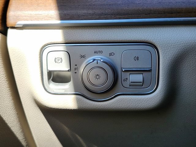 Used 2021 Mercedes-Benz GLS 450 4MATIC image 25