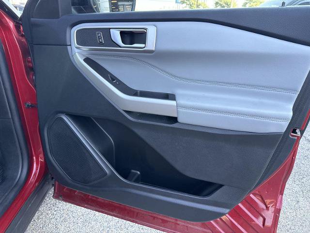 Certified 2023 Ford Explorer XLT w/ Equipment Group 202A RWD image 24