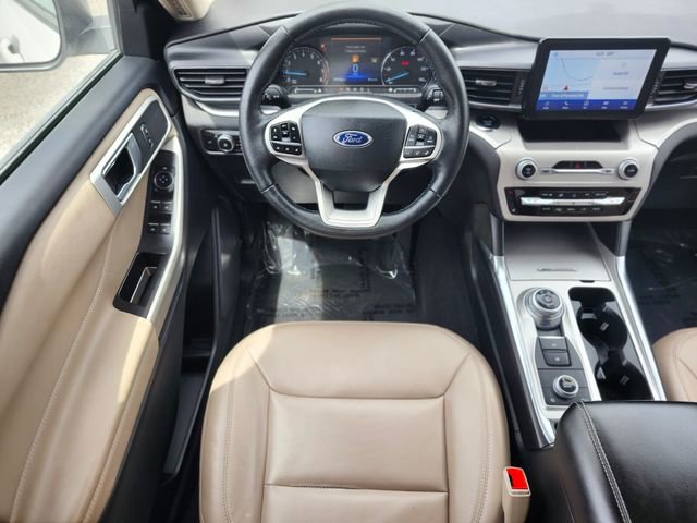 Certified 2022 Ford Explorer XLT w/ Equipment Group 202A AWD/4WD image 13
