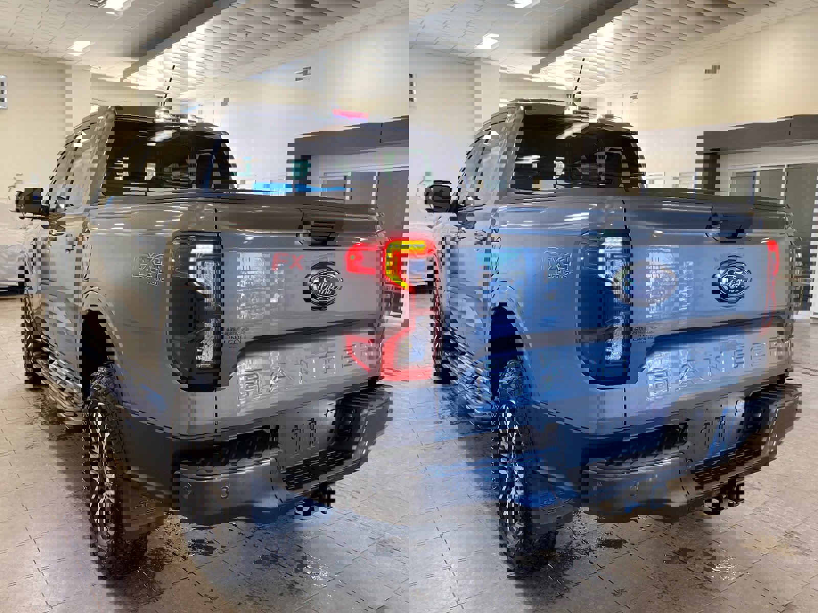 Certified 2024 Ford Ranger Lariat w/ FX4 Off-Road Package image 2