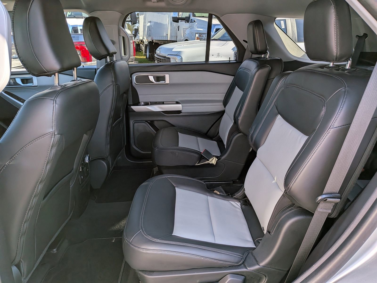 Certified 2022 Ford Explorer XLT w/ Equipment Group 202A image 17