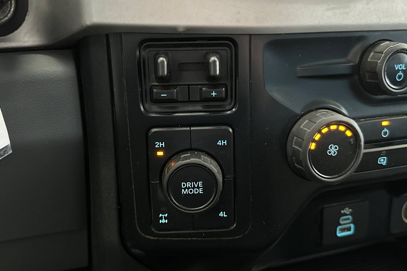 Certified 2023 Ford F350 XLT AWD/4WD image 27