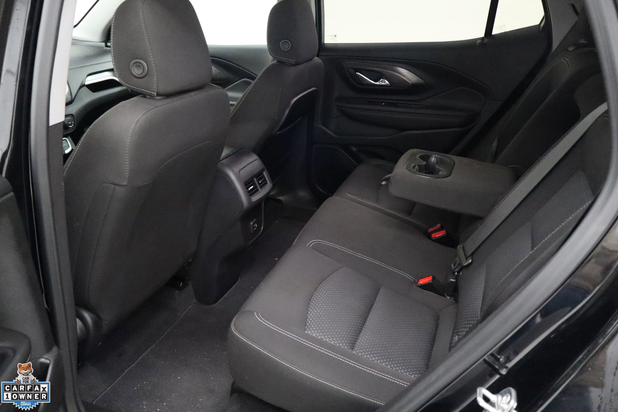 Used 2024 GMC Terrain SLE image 30