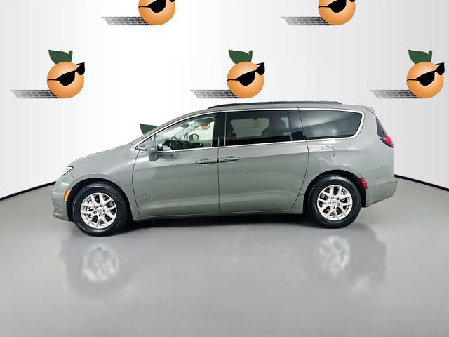 Used 2022 Chrysler Pacifica Touring-L image 2