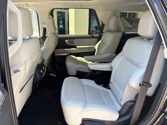 Certified 2025 Ford Expedition Platinum AWD/4WD image 14