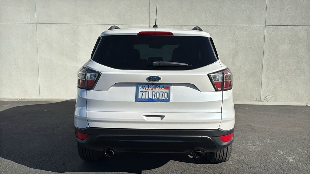Certified 2017 Ford Escape SE w/ SE Sport Appearance Package image 3