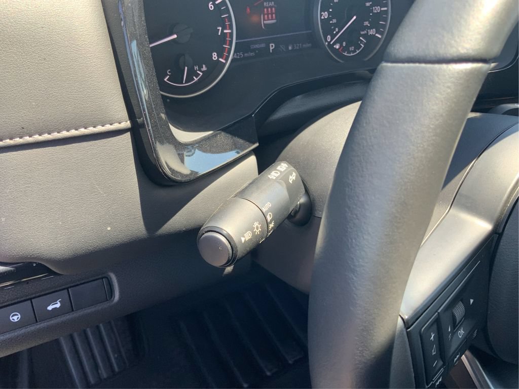 Used 2025 Nissan Pathfinder SV FWD image 19