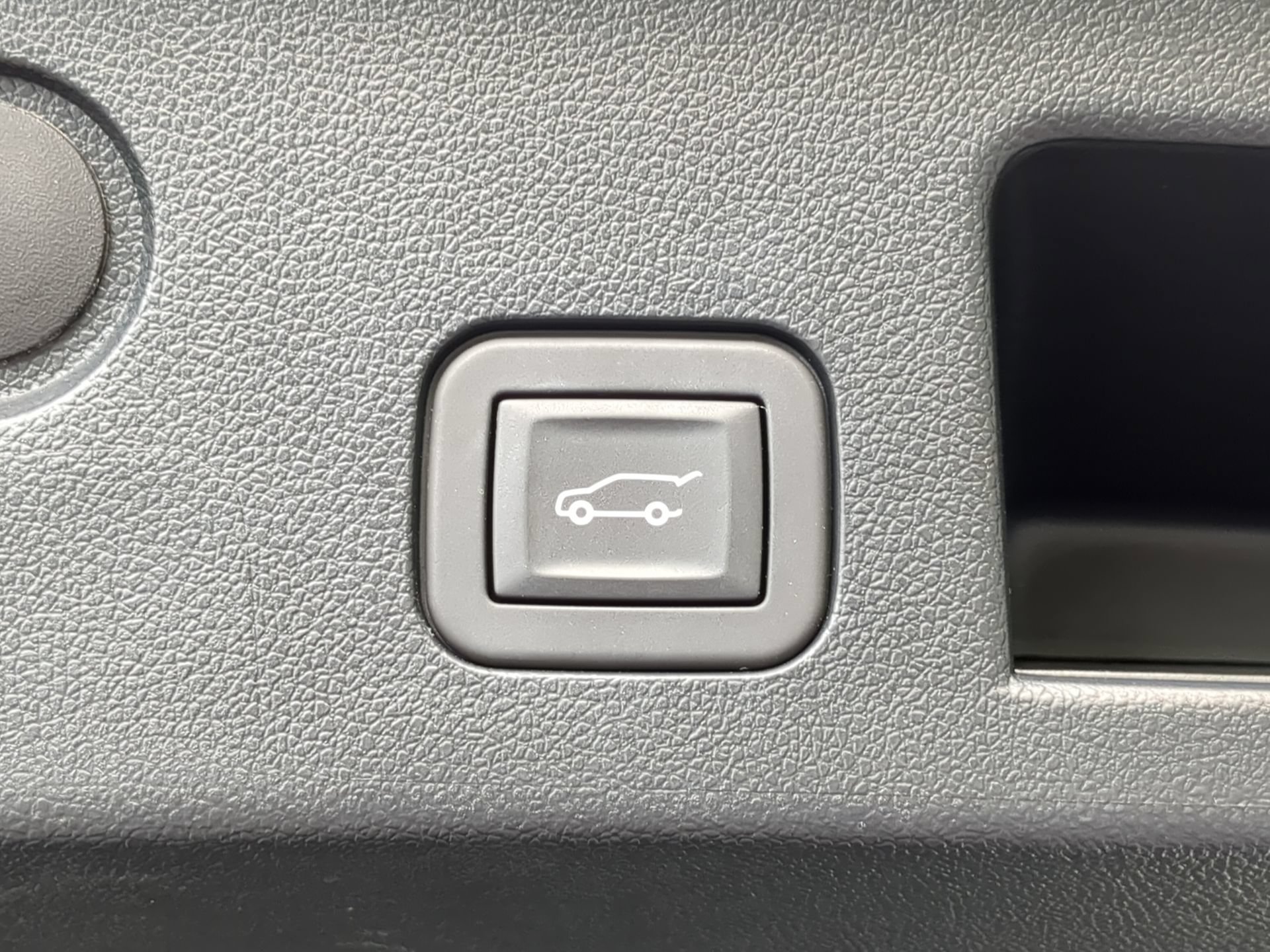 Used 2025 Chevrolet Equinox RS w/ Convenience Package III FWD image 47