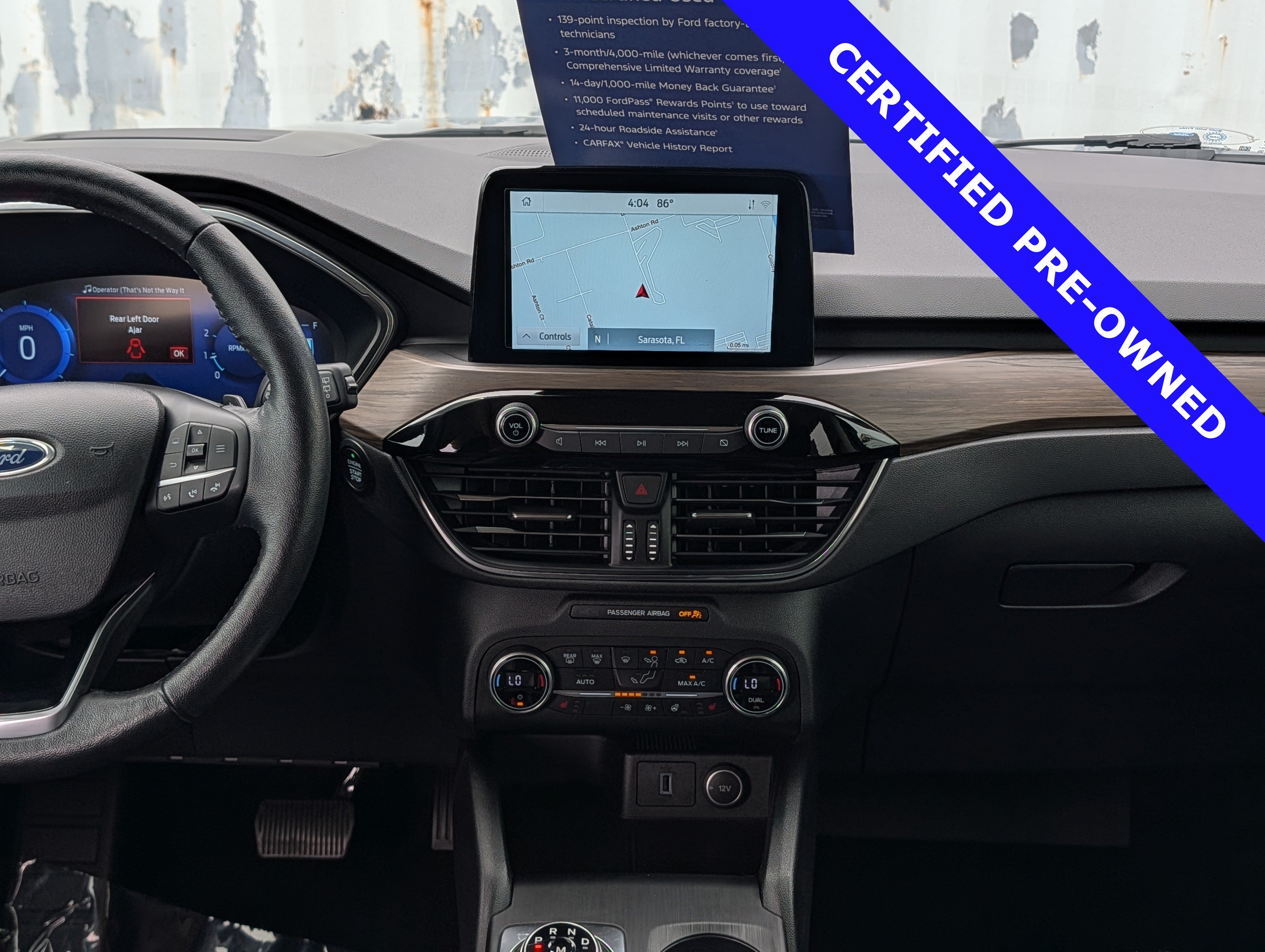 Certified 2020 Ford Escape Titanium AWD/4WD image 20