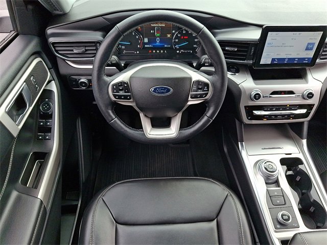 Certified 2022 Ford Explorer XLT w/ Equipment Group 202A image 12