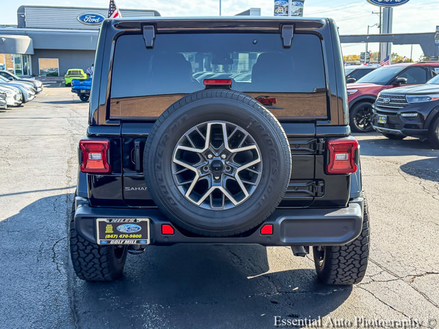 Used 2025 Jeep Wrangler Unlimited Sahara w/ Safety Group AWD/4WD image 5