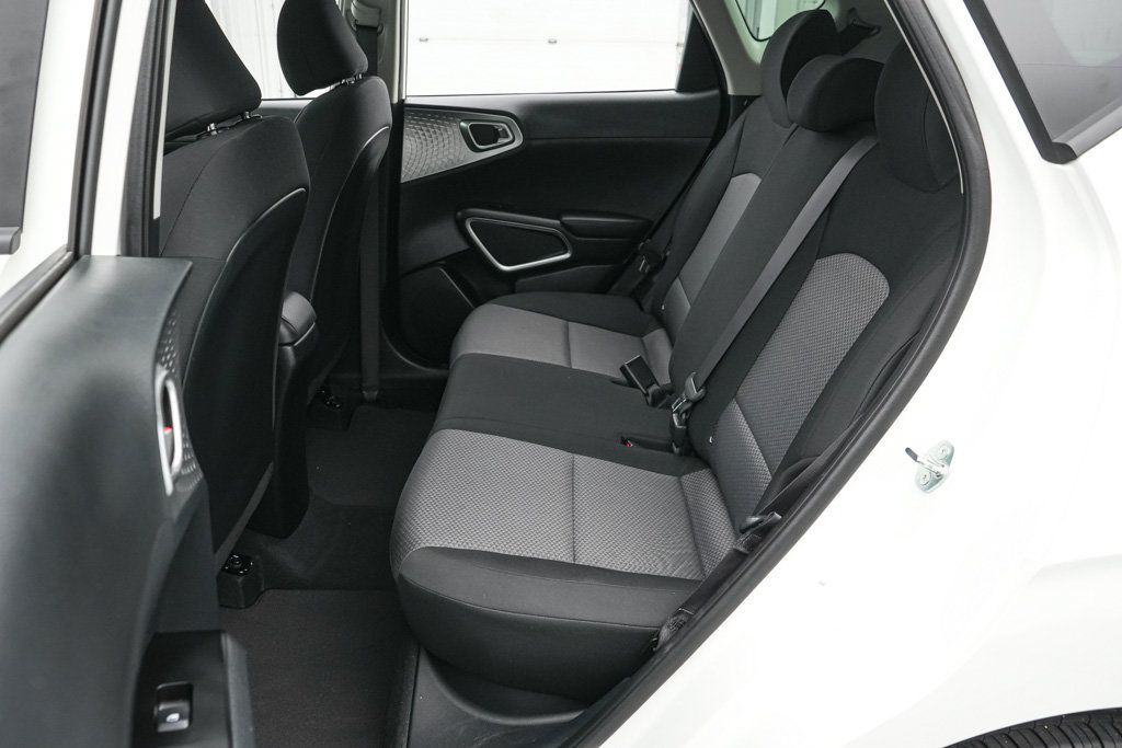 Used 2025 Kia Soul LX w/ LX Technology Package FWD image 18