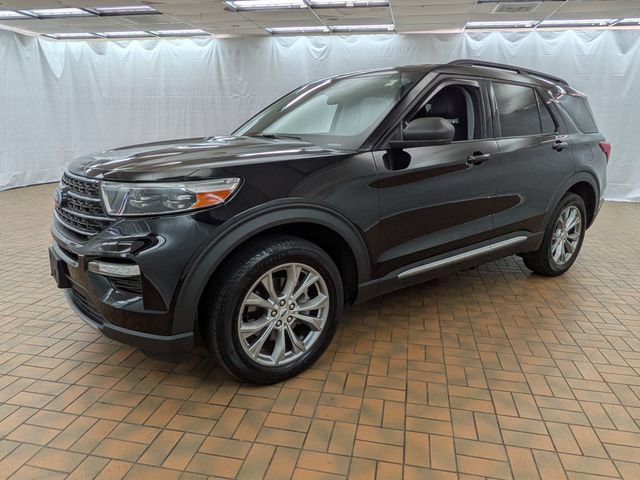 Certified 2023 Ford Explorer XLT w/ Equipment Group 202A AWD/4WD image 3