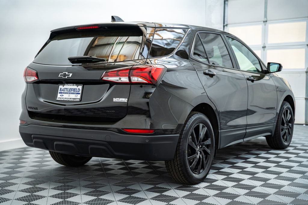 Used 2023 Chevrolet Equinox LS w/ LS Convenience Package AWD/4WD image 4