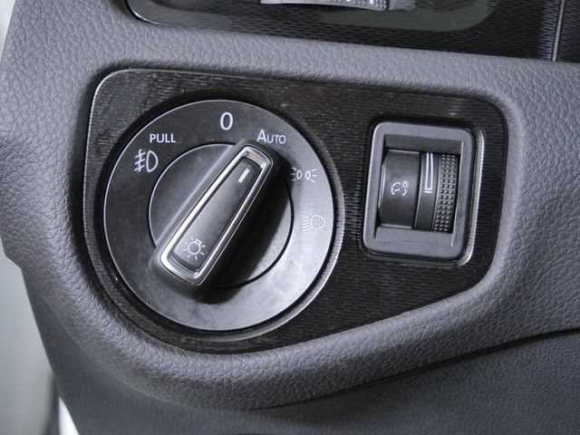 Used 2017 Volkswagen GTI SE FWD image 25