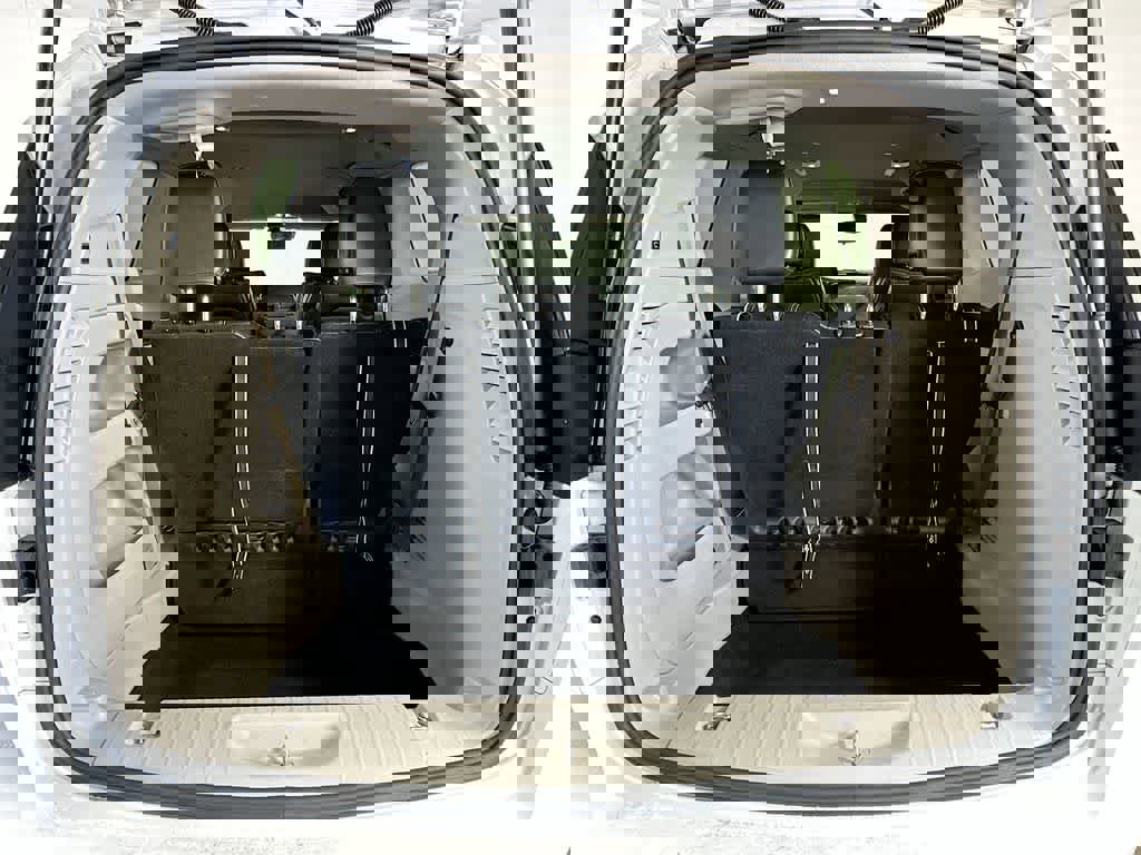 Used 2024 Chrysler Pacifica Touring-L image 24