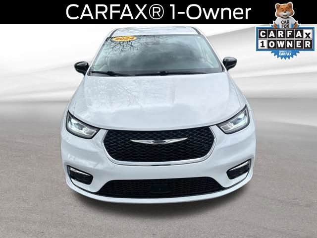 Used 2024 Chrysler Pacifica Touring-L image 10