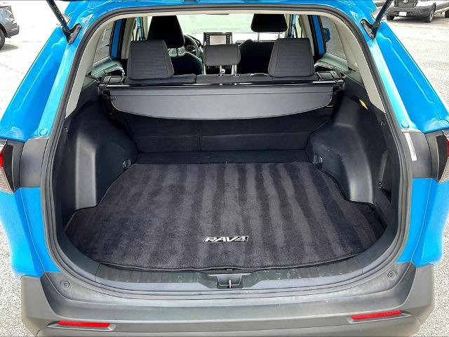 Used 2019 Toyota RAV4 LE w/ Carpet Mat Package AWD/4WD image 25