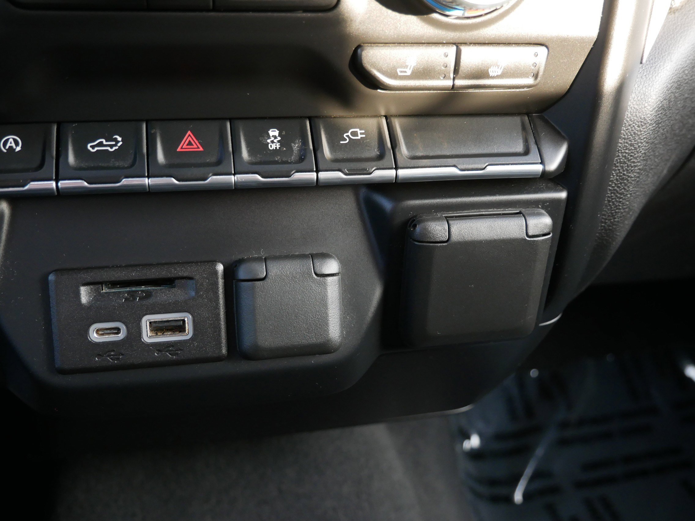Used 2019 GMC Sierra 1500 SLE w/ SLE Value Package AWD/4WD image 31