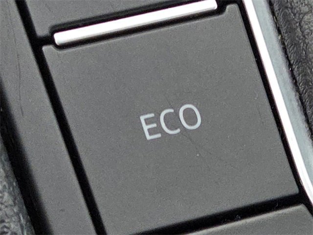 Used 2022 Volkswagen Jetta SE image 17