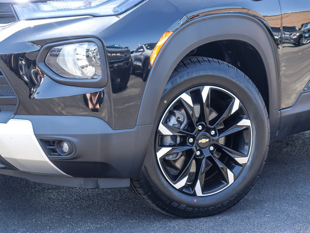Used 2023 Chevrolet TrailBlazer LT FWD image 3