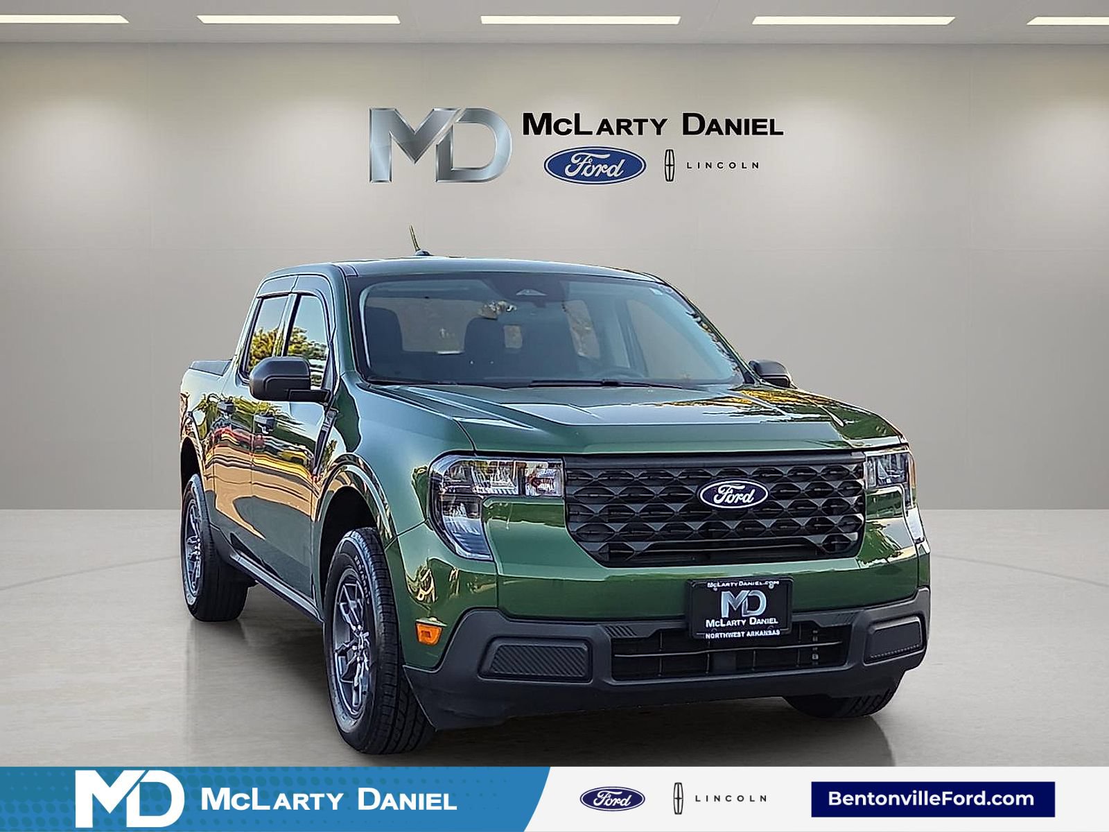Certified 2025 Ford Maverick XL FWD image 1