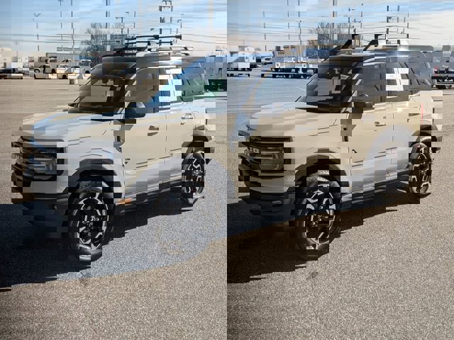 Certified 2024 Ford Bronco Sport Outer Banks w/ Tech Package image 2