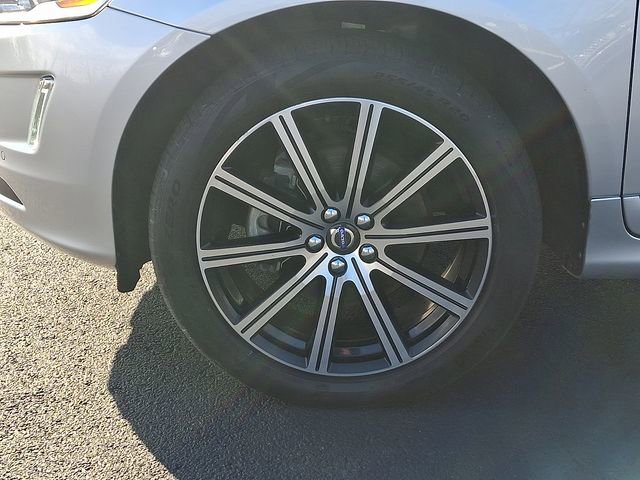 Used 2017 Volvo XC60 T6 Inscription w/ Climate Package image 27