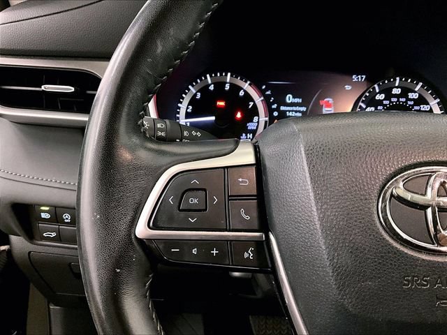 Used 2023 Toyota Highlander XLE AWD/4WD image 17