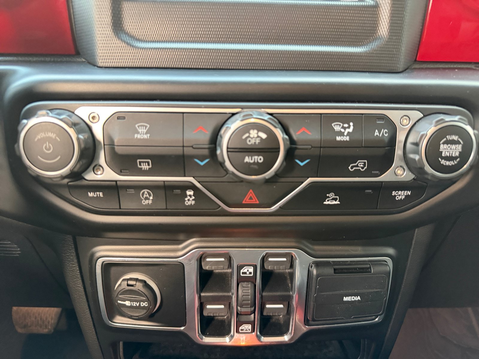 Used 2022 Jeep Wrangler Unlimited Sport AWD/4WD image 22