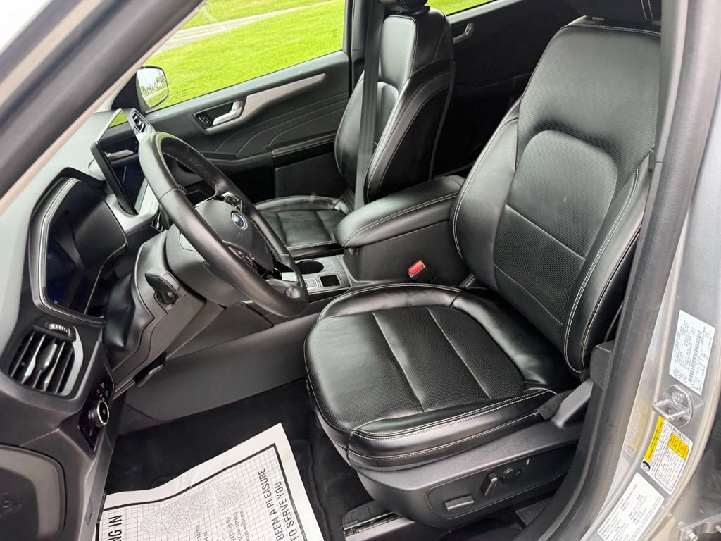 Certified 2024 Ford Escape Platinum AWD/4WD image 20