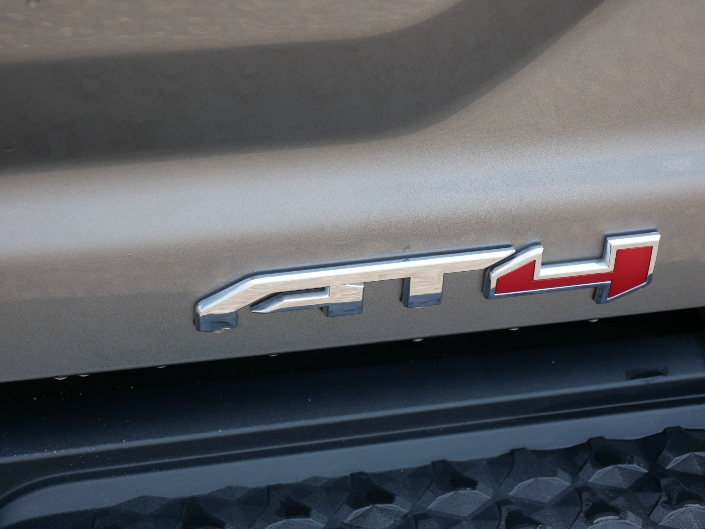Used 2023 GMC Canyon AT4 w/ Canyon Safety Plus Package AWD/4WD image 18
