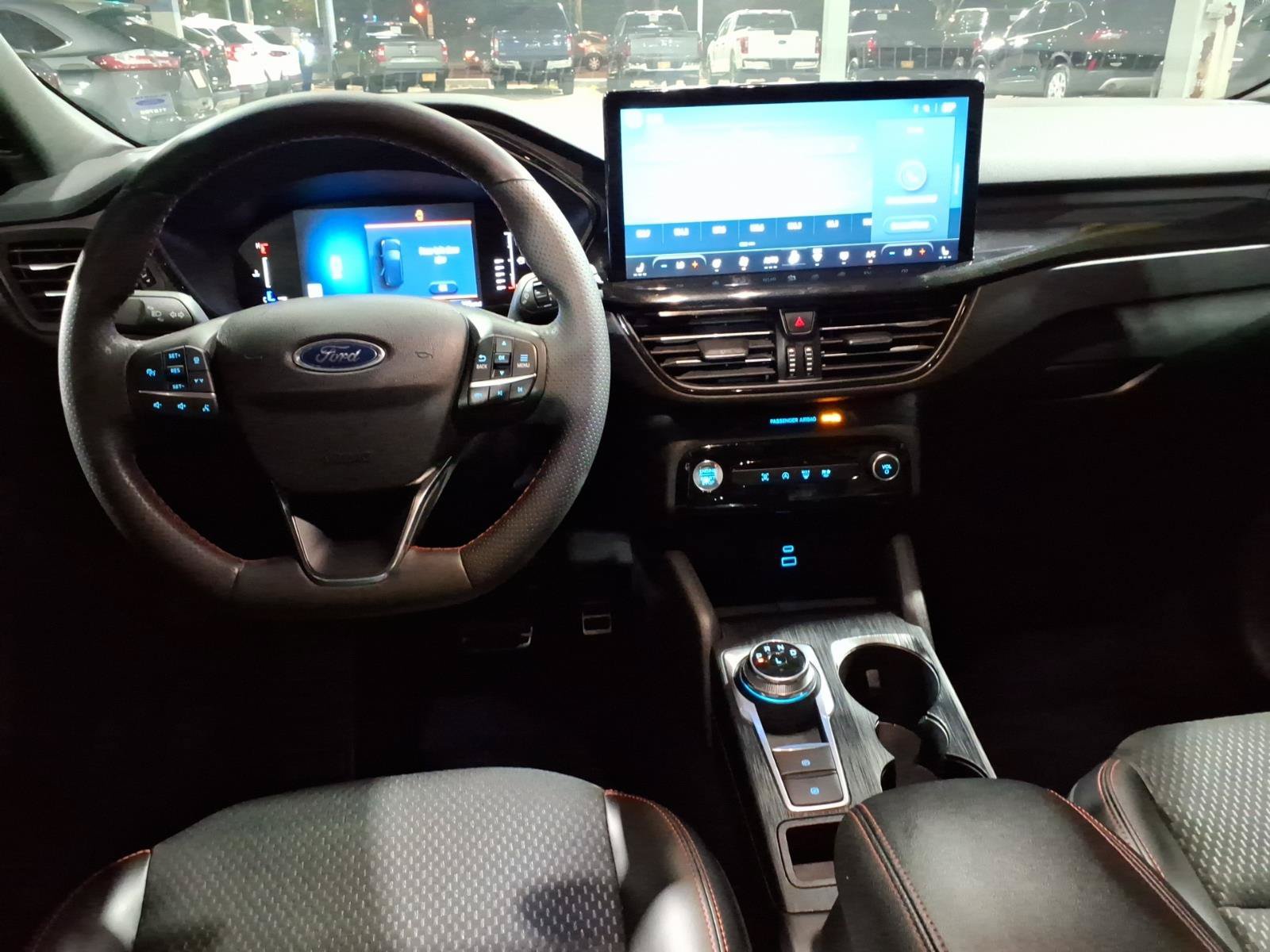 Certified 2023 Ford Escape ST-Line w/ Tech Pack #1 AWD/4WD image 15