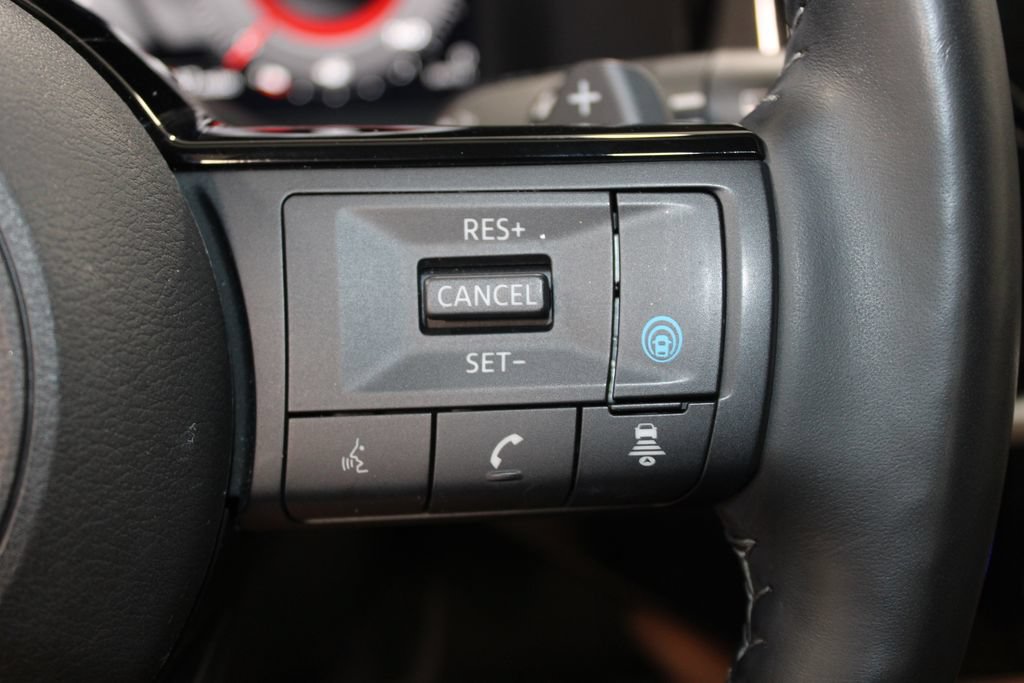 Used 2023 Nissan Pathfinder Platinum AWD/4WD image 37