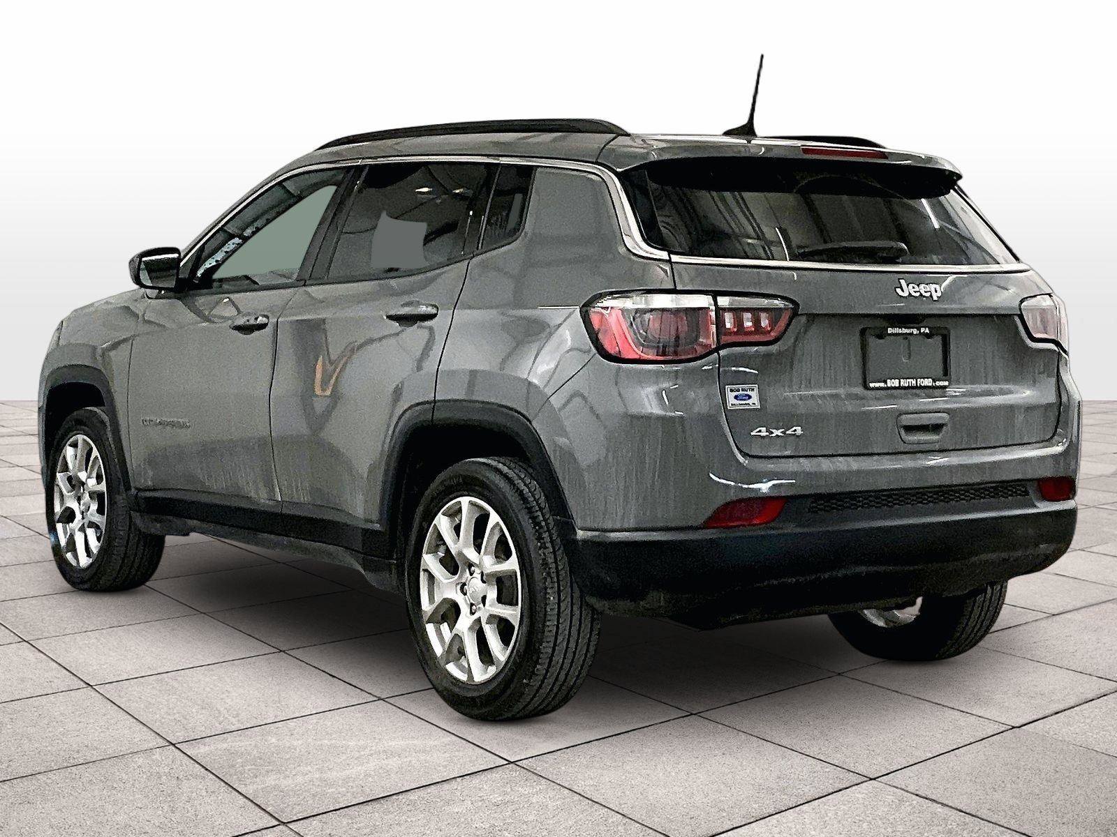 Used 2023 Jeep Compass Latitude AWD/4WD image 10