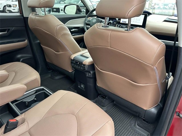 Used 2024 Toyota Grand Highlander Platinum image 26