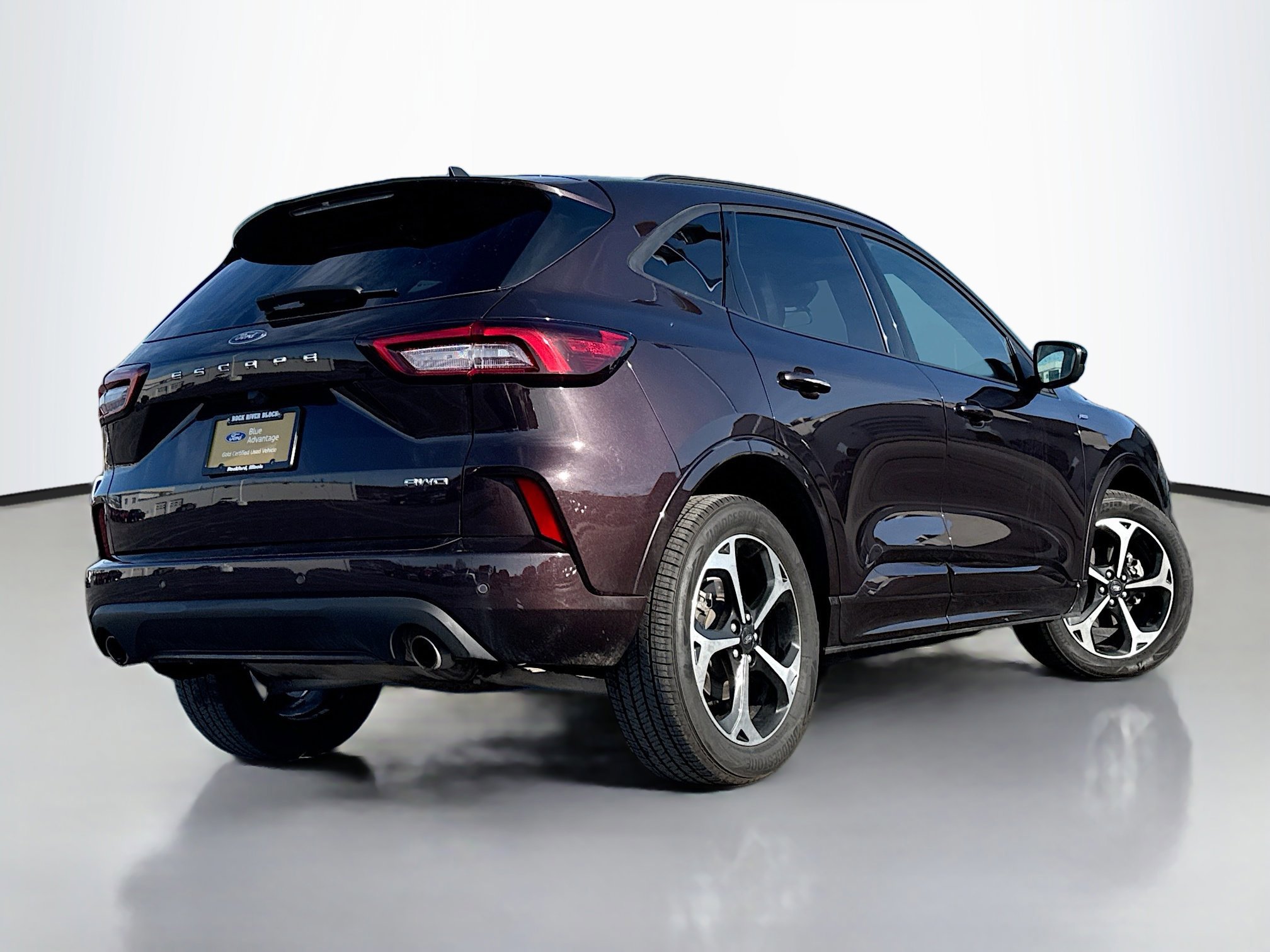 Certified 2023 Ford Escape ST-Line Select w/ Tech Pack #2 image 3