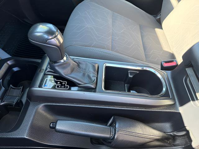 Used 2017 Toyota Tacoma TRD Off-Road w/ Premium & Technology Package AWD/4WD image 19