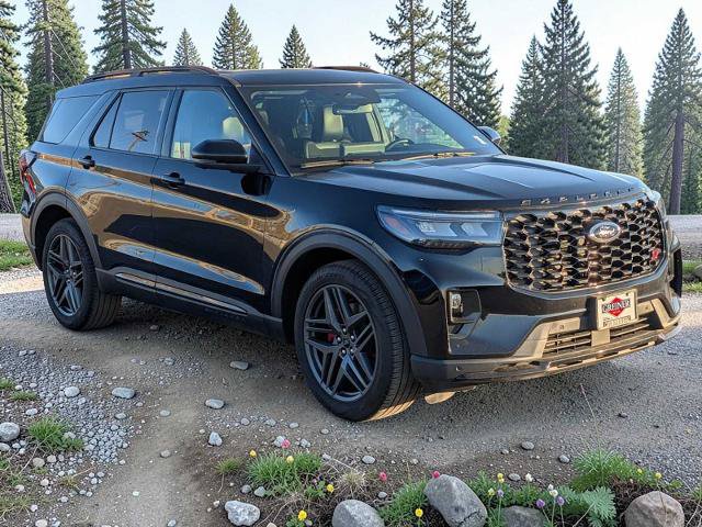 Certified 2025 Ford Explorer ST AWD/4WD image 8