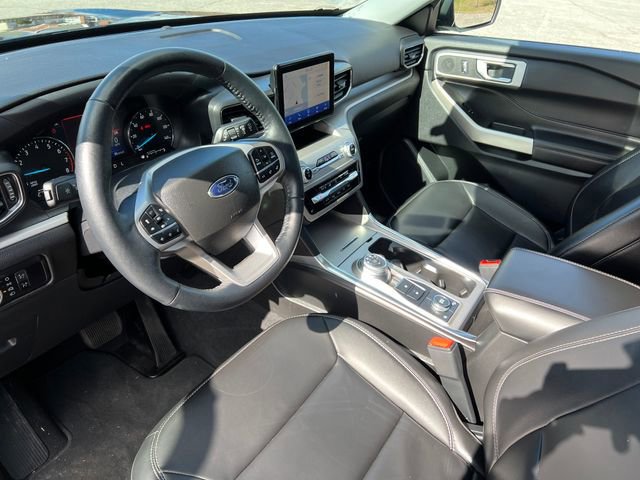 Certified 2022 Ford Explorer XLT w/ Equipment Group 202A image 18